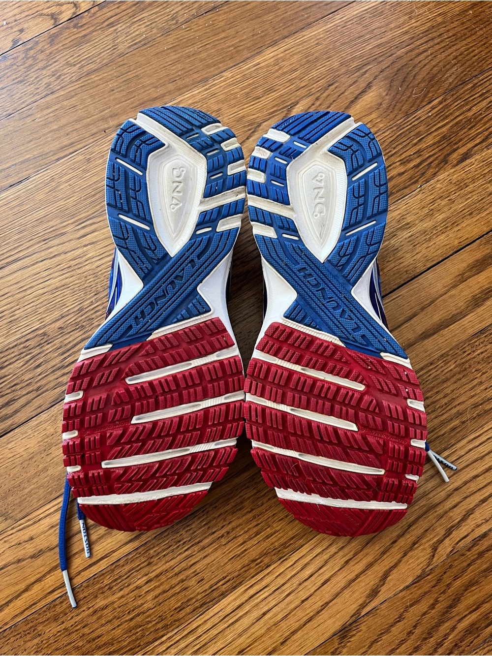 Brooks Launch 4 “Lobster Boston Edition” Running Shoes - Picture 7 of 10